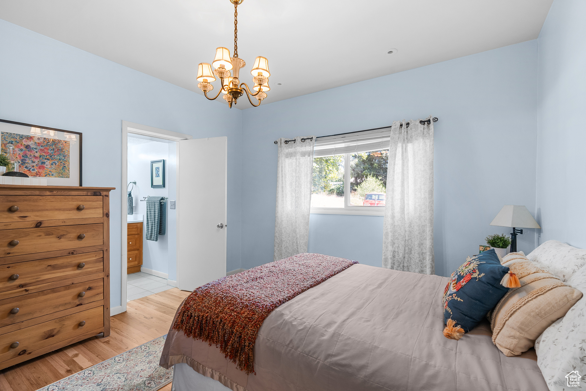 Farmington, Utah, 84025, United States, 4 Bedrooms Bedrooms, ,2 BathroomsBathrooms,Residential,For Sale,1866818