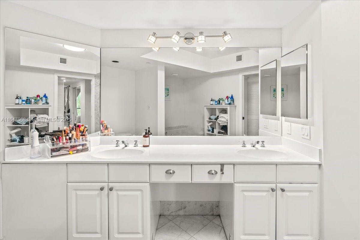 3598 Yacht Club Dr Unit 302, Aventura, Florida, 33180, United States, 3 Bedrooms Bedrooms, ,2 BathroomsBathrooms,Residential,For Sale,3598 Yacht Club Dr Unit 302,1622452