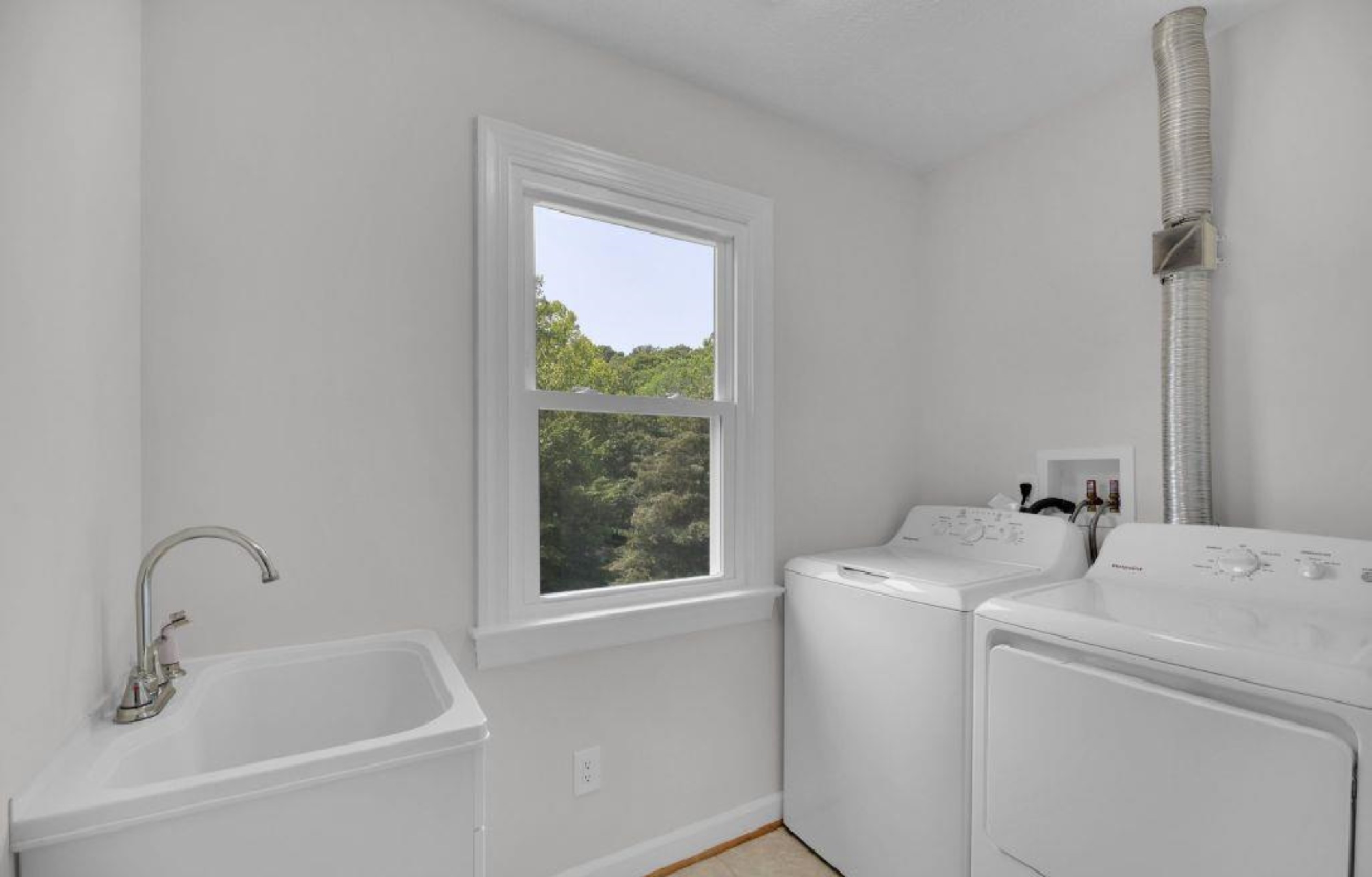 Williamsburg, Virginia, 23188, United States, 3 Bedrooms Bedrooms, ,3 BathroomsBathrooms,Residential,For Sale,1942664