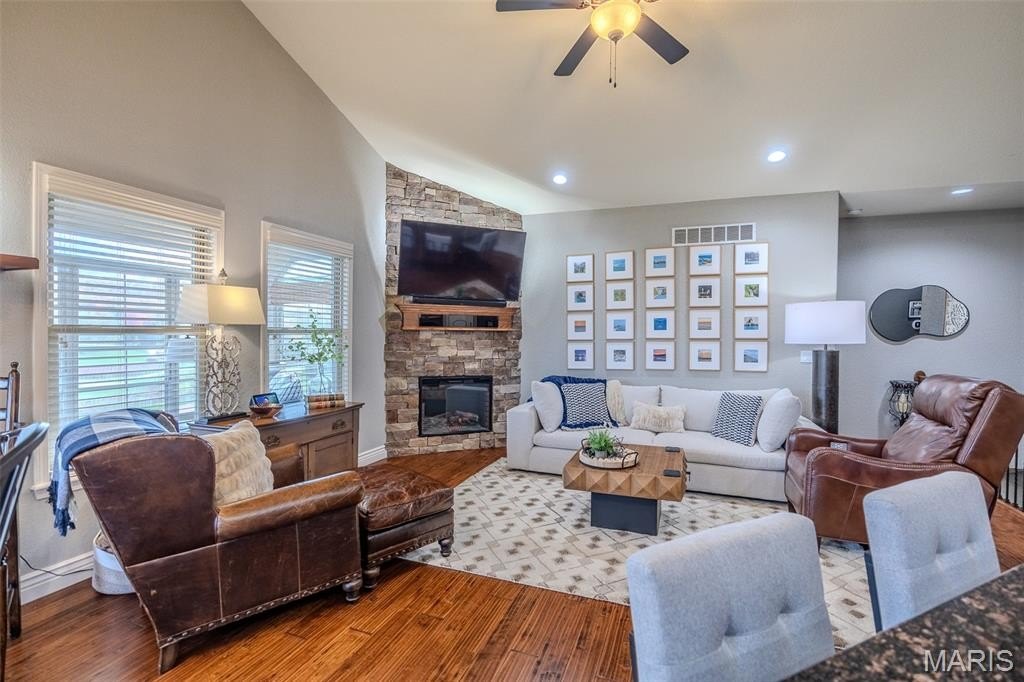 Camdenton, Missouri, 65020, United States, 3 Bedrooms Bedrooms, ,3 BathroomsBathrooms,Residential,For Sale,1989945