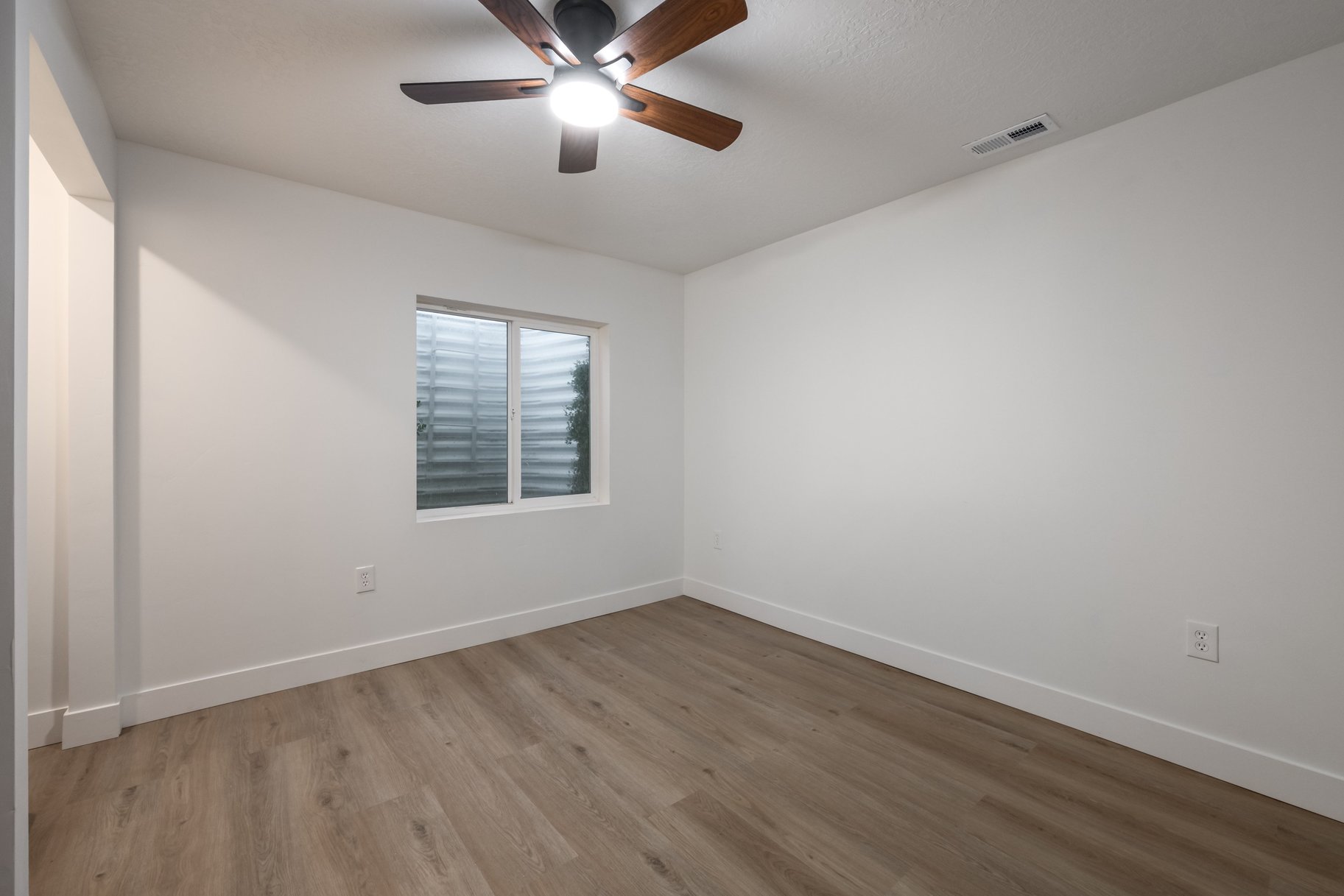  Better Than New Construction in Eagle Mountain, 2-Story with Finished Basement - 物件實景