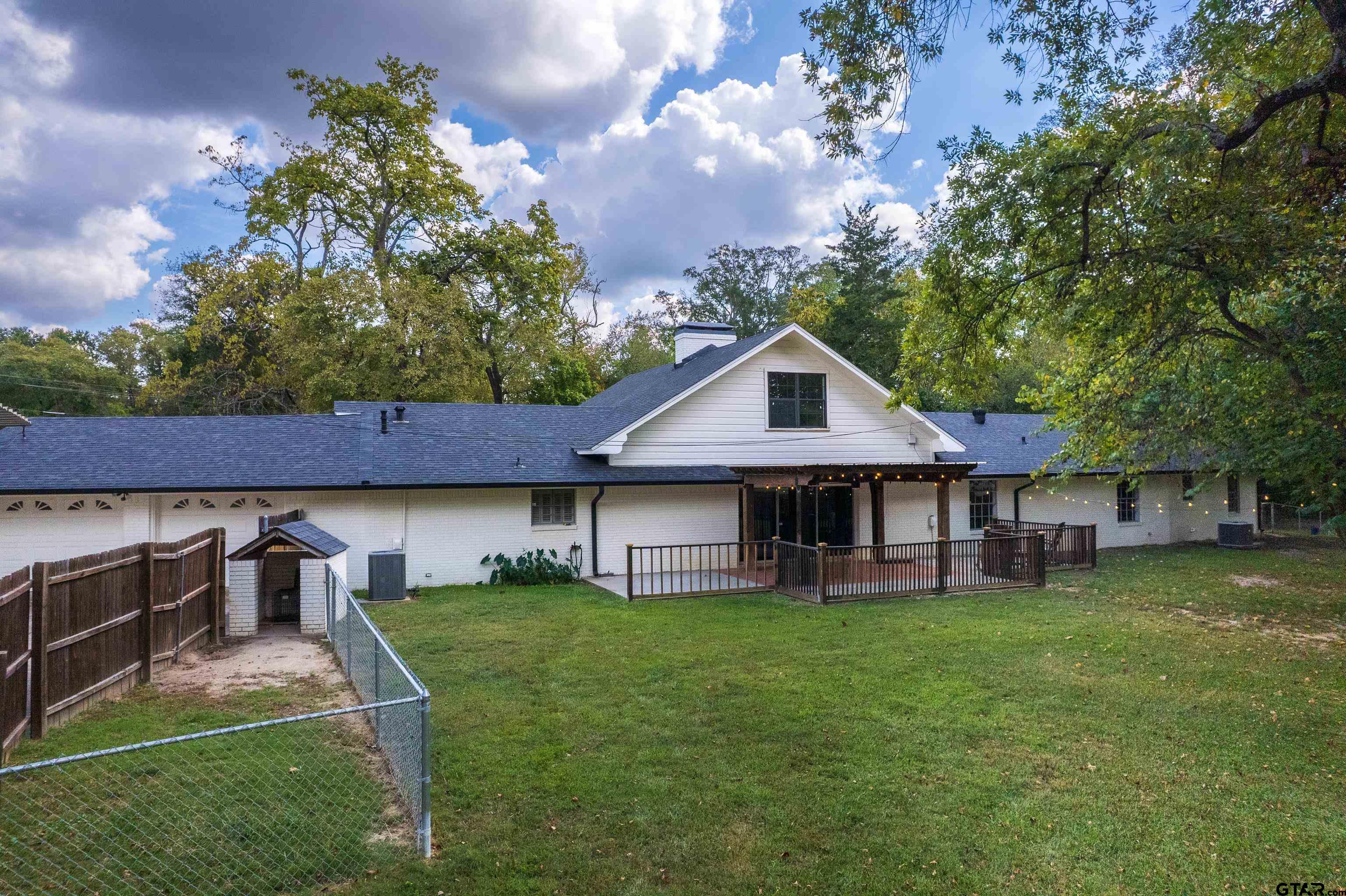 Mount Pleasant, Texas, 75455, United States, 5 Bedrooms Bedrooms, ,4 BathroomsBathrooms,Residential,For Sale,2010785