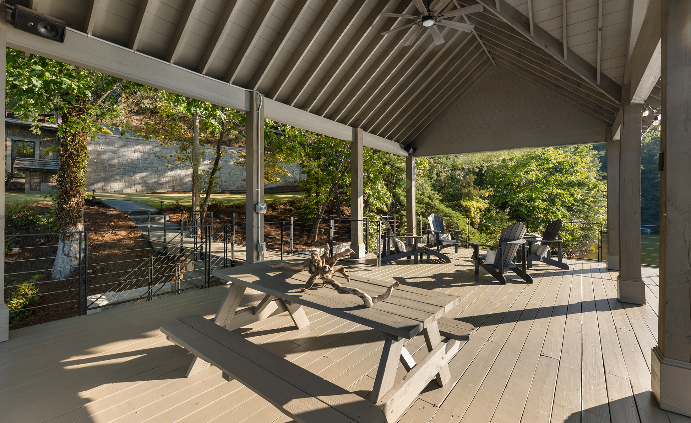  Breathtaking Lake Burton Views from an Exceptional Custom Lakehouse - 物件實景