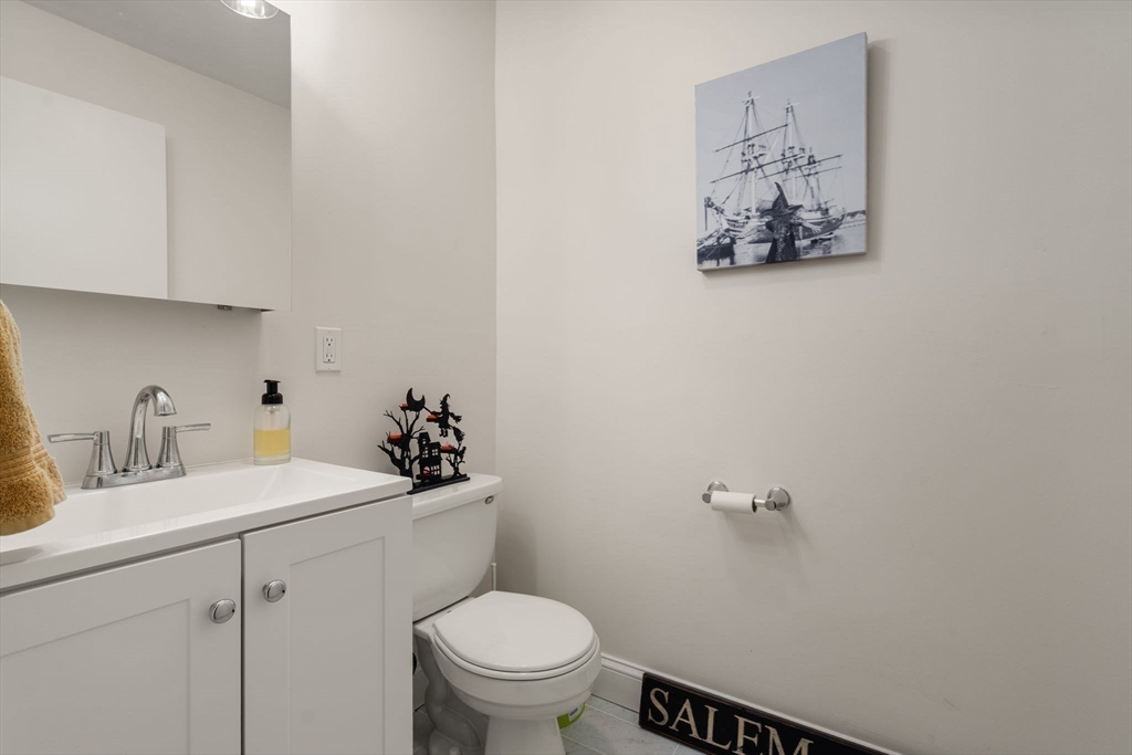 Salem, Massachusetts, 01970, United States, 3 Bedrooms Bedrooms, ,3 BathroomsBathrooms,Residential,For Sale,1927367