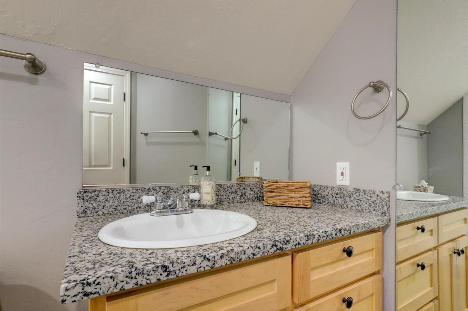 Nevada City, California, 95959, United States, 2 Bedrooms Bedrooms, ,2 BathroomsBathrooms,Residential,For Sale,1896886