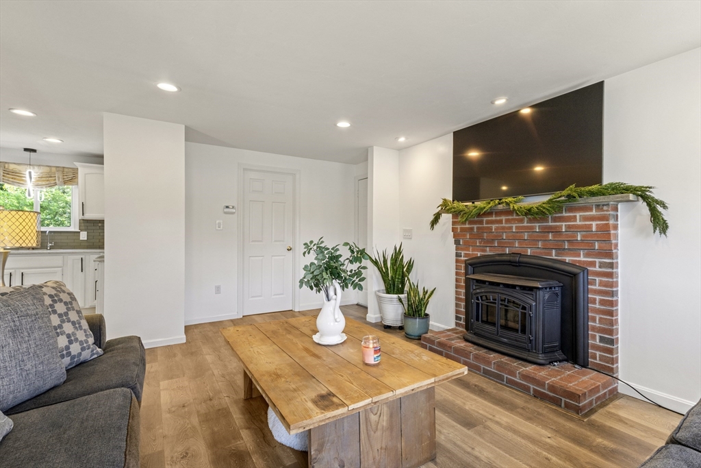 Bellingham, Massachusetts, 02019, United States, 3 Bedrooms Bedrooms, ,3 BathroomsBathrooms,Residential,For Sale,1938371