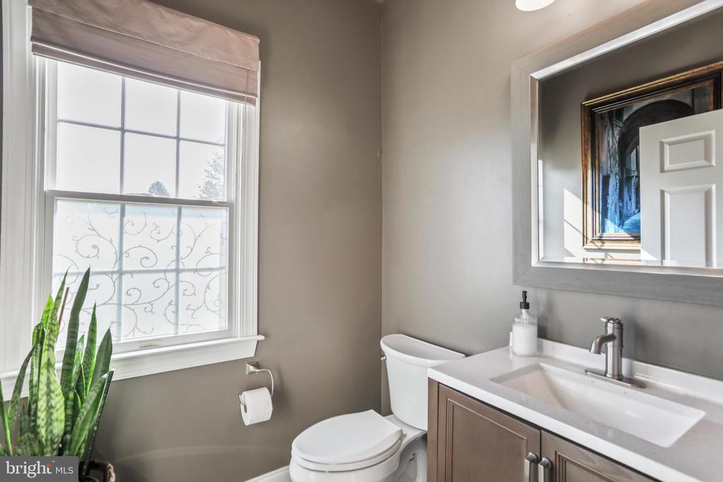 Waterford, Virginia, 20197, United States, 4 Bedrooms Bedrooms, ,5 BathroomsBathrooms,Residential,For Sale,1941290