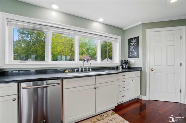 MONROE, Michigan, 48161, United States, 4 Bedrooms Bedrooms, ,4 BathroomsBathrooms,Residential,For Sale,1827211