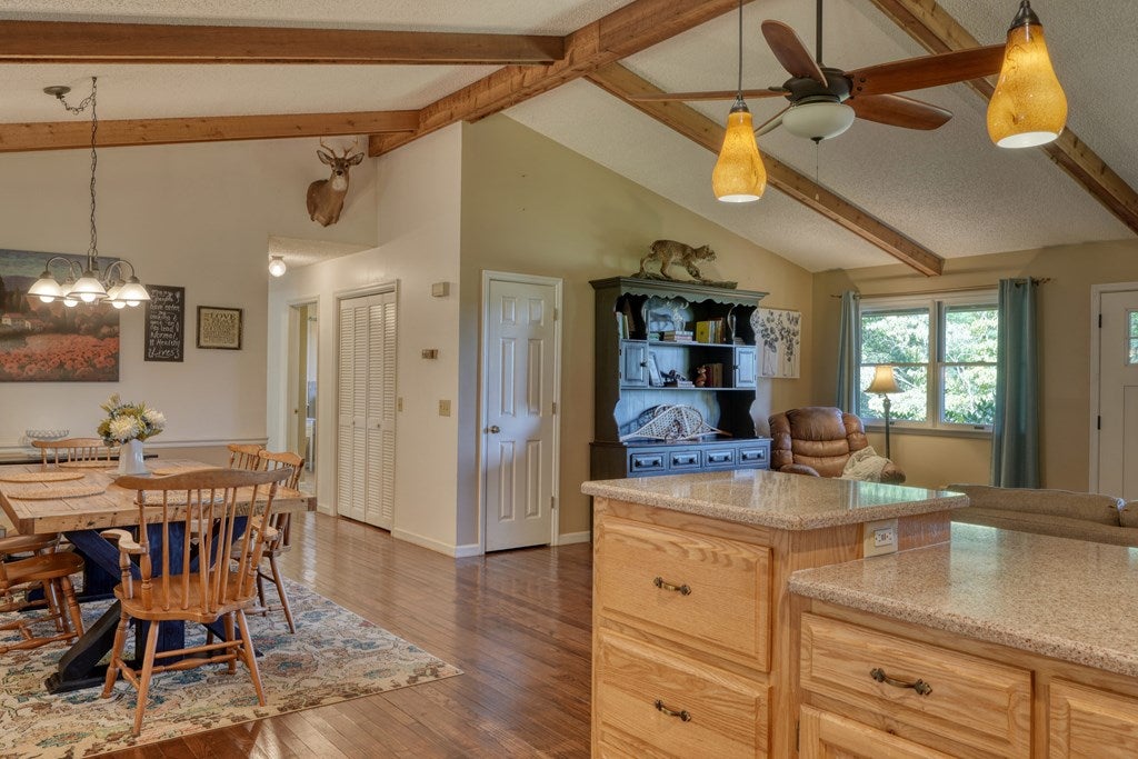 Blairsville, Georgia, 30512, United States, 2 Bedrooms Bedrooms, ,2 BathroomsBathrooms,Residential,For Sale,1932142