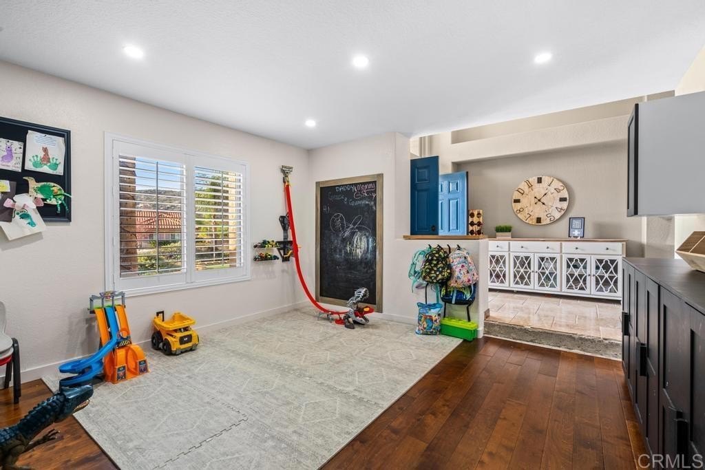 Alpine, California, 91901, United States, 4 Bedrooms Bedrooms, ,3 BathroomsBathrooms,Residential,For Sale,1991571