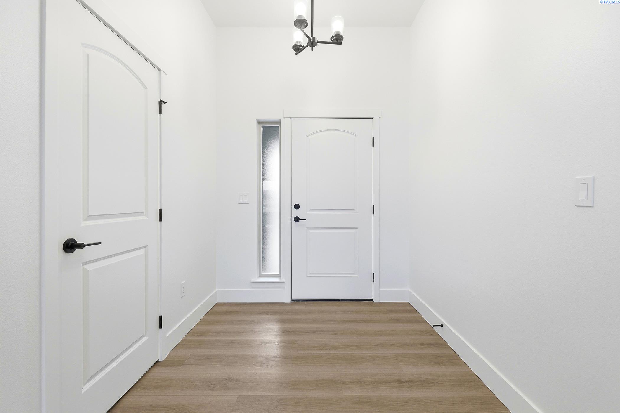 Kennewick, Washington, 99338, United States, 3 Bedrooms Bedrooms, ,2 BathroomsBathrooms,Residential,For Sale,2000655