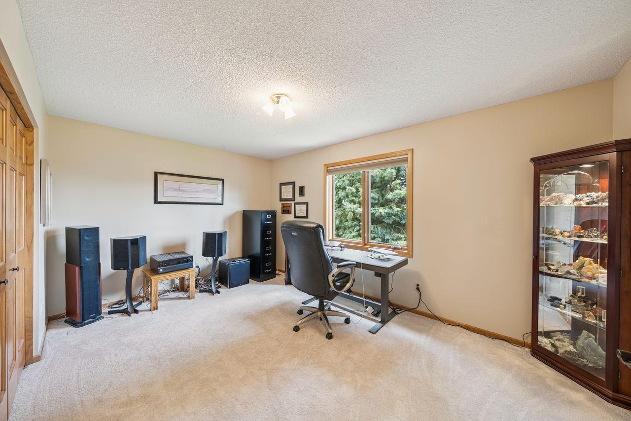 Woodbury, Minnesota, 55125, United States, 5 Bedrooms Bedrooms, ,3 BathroomsBathrooms,Residential,For Sale,1959198