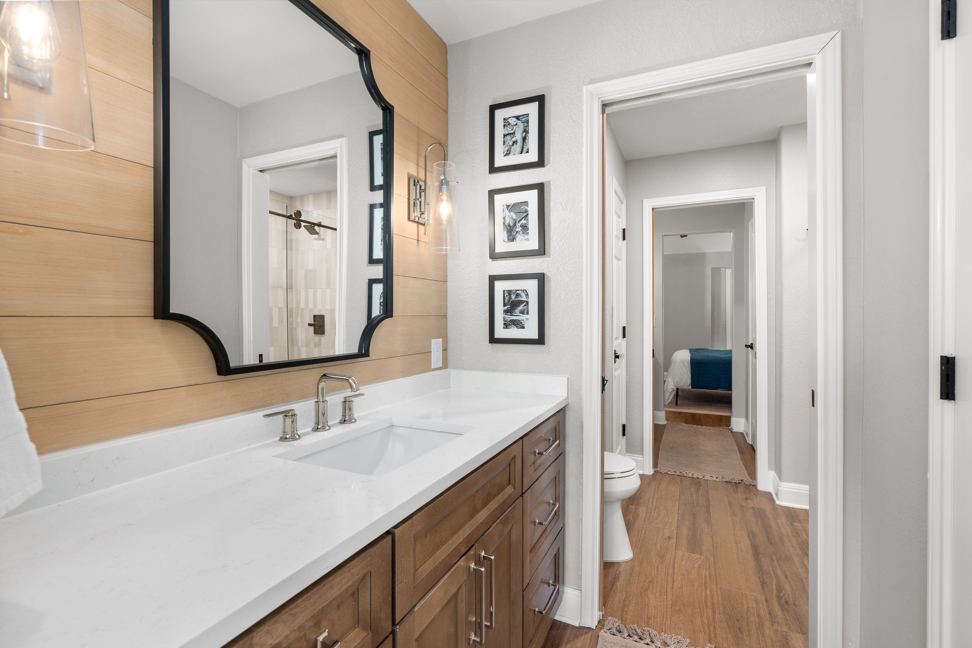  Stunning Remodel Near Private Lake & Trails - 物件實景