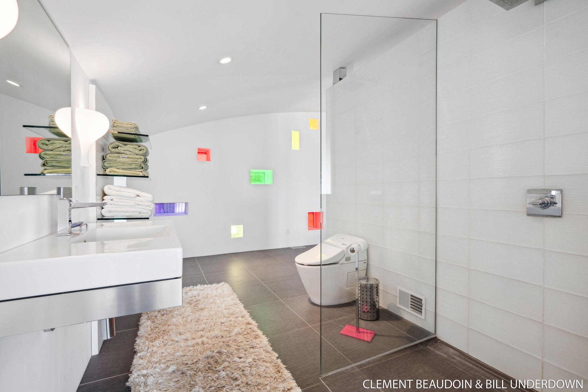 Fennville, Michigan, 49408, United States, 5 Bedrooms Bedrooms, ,7 BathroomsBathrooms,Residential,For Sale,1973707