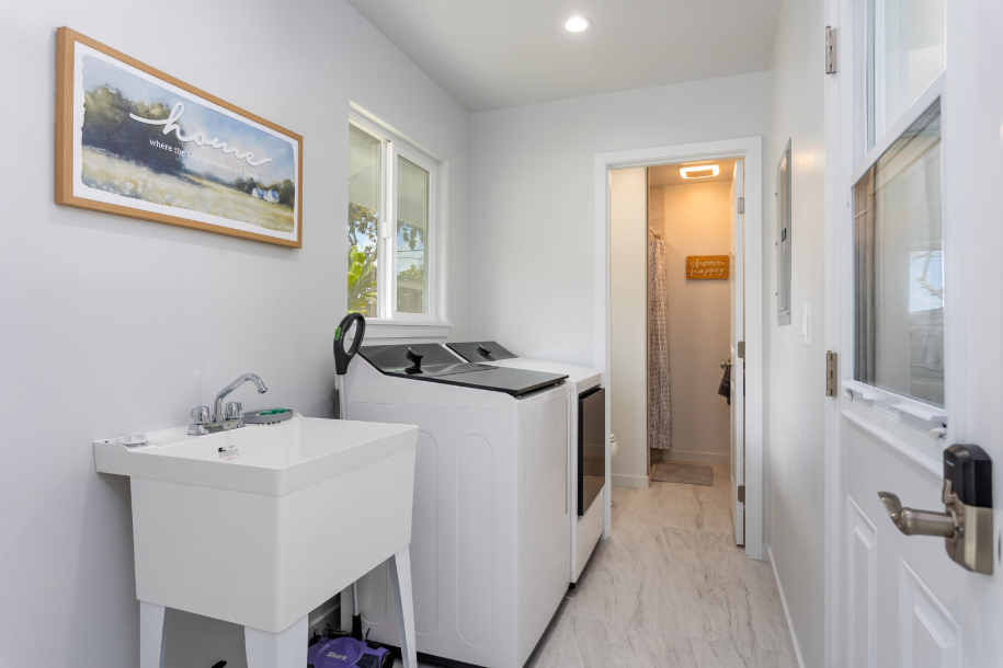 Hilo, Hawaii, 96720, United States, 3 Bedrooms Bedrooms, ,3 BathroomsBathrooms,Residential,For Sale,2049074