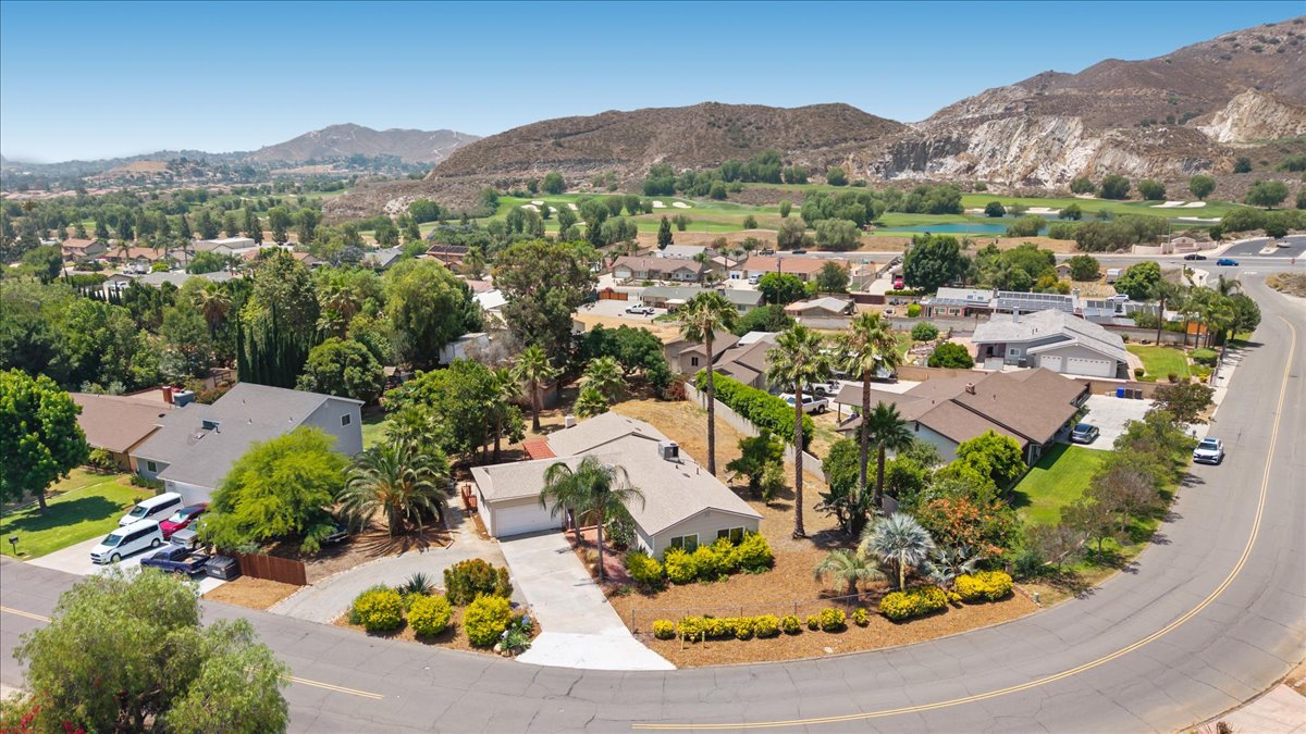 Jurupa Valley, California, 92509, United States, 4 Bedrooms Bedrooms, ,2 BathroomsBathrooms,Residential,For Sale,1927832