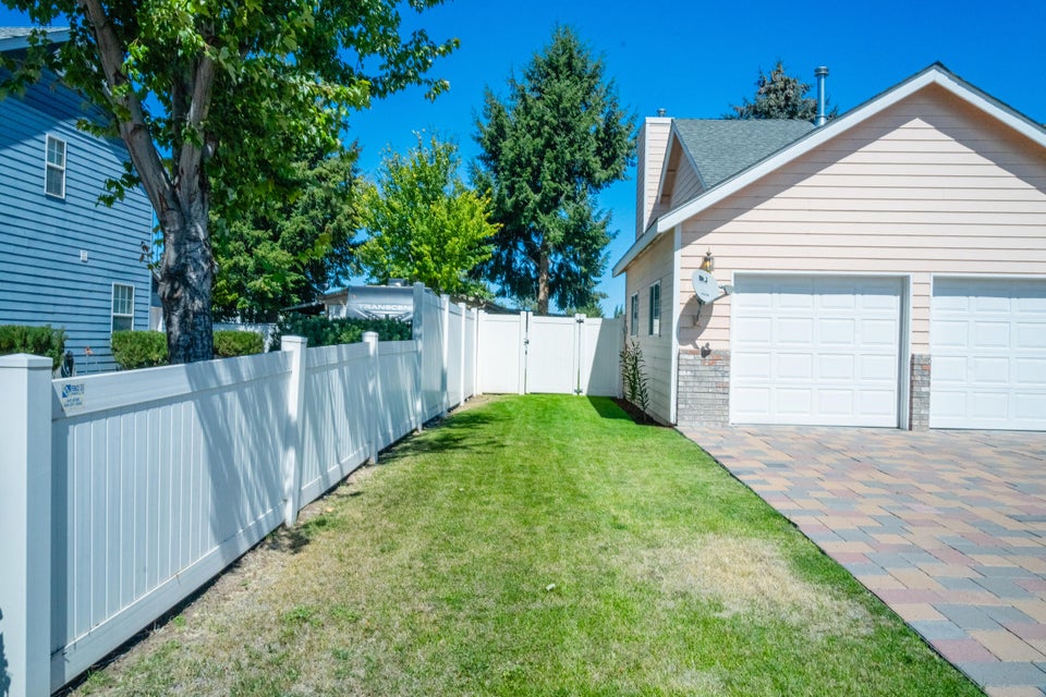 Prineville, Oregon, 97754, United States, 3 Bedrooms Bedrooms, ,2 BathroomsBathrooms,Residential,For Sale,1849072