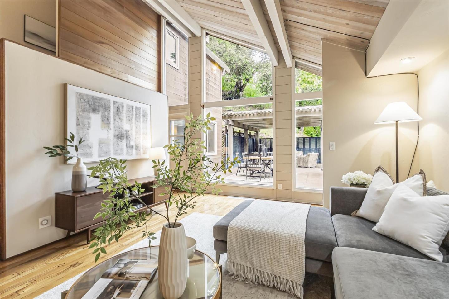 Los Gatos, California, 95030, United States, 4 Bedrooms Bedrooms, ,3 BathroomsBathrooms,Residential,For Sale,1906975
