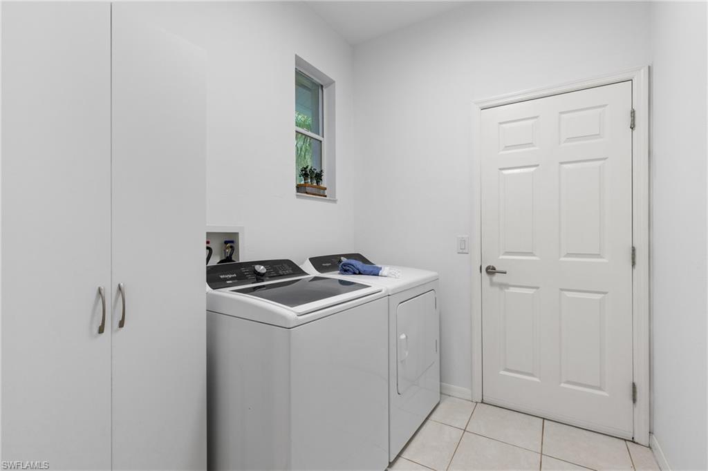 Fort Myers, Florida, 33967, United States, 3 Bedrooms Bedrooms, ,2 BathroomsBathrooms,Residential,For Sale,1940924