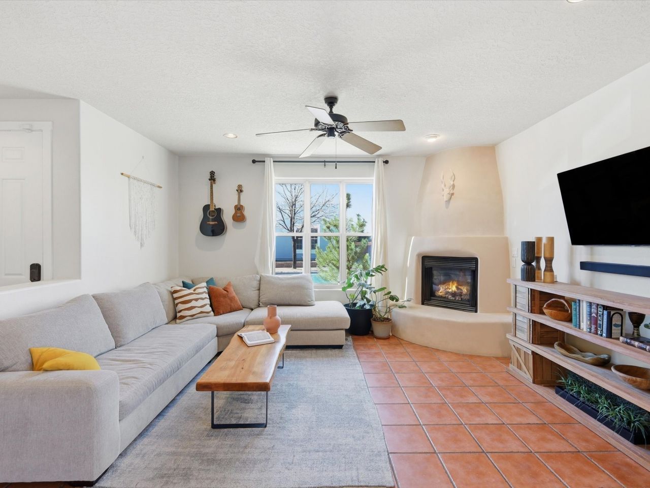 Santa Fe, New Mexico, 87508, United States, 3 Bedrooms Bedrooms, ,2 BathroomsBathrooms,Residential,For Sale,1992891