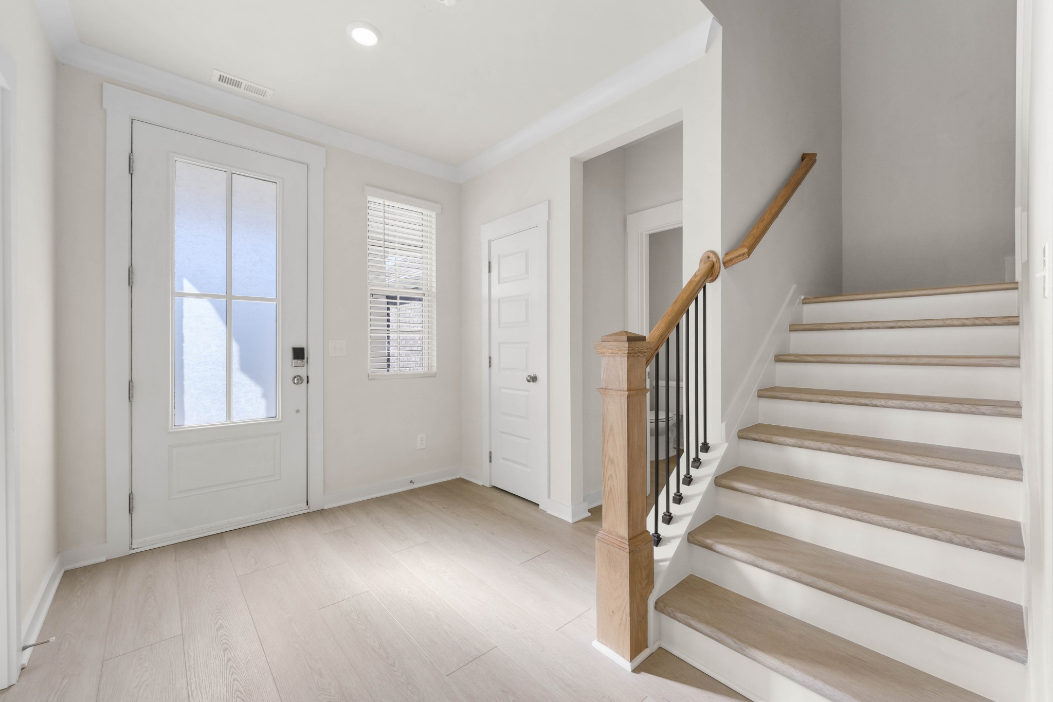 Clarksville, Tennessee, 37043, United States, 5 Bedrooms Bedrooms, ,5 BathroomsBathrooms,Residential,For Sale,1976524