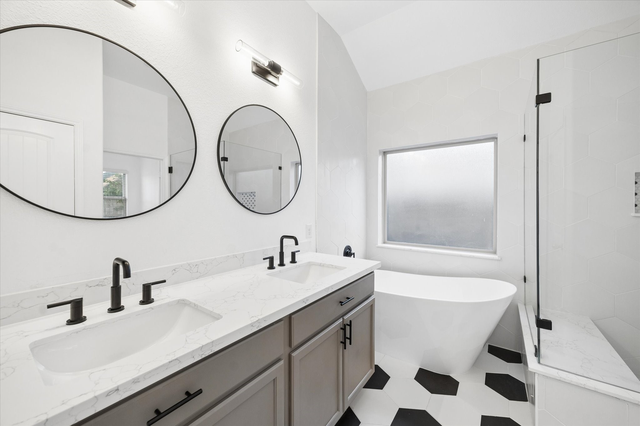  8819 Alicia Drive - 物件實景