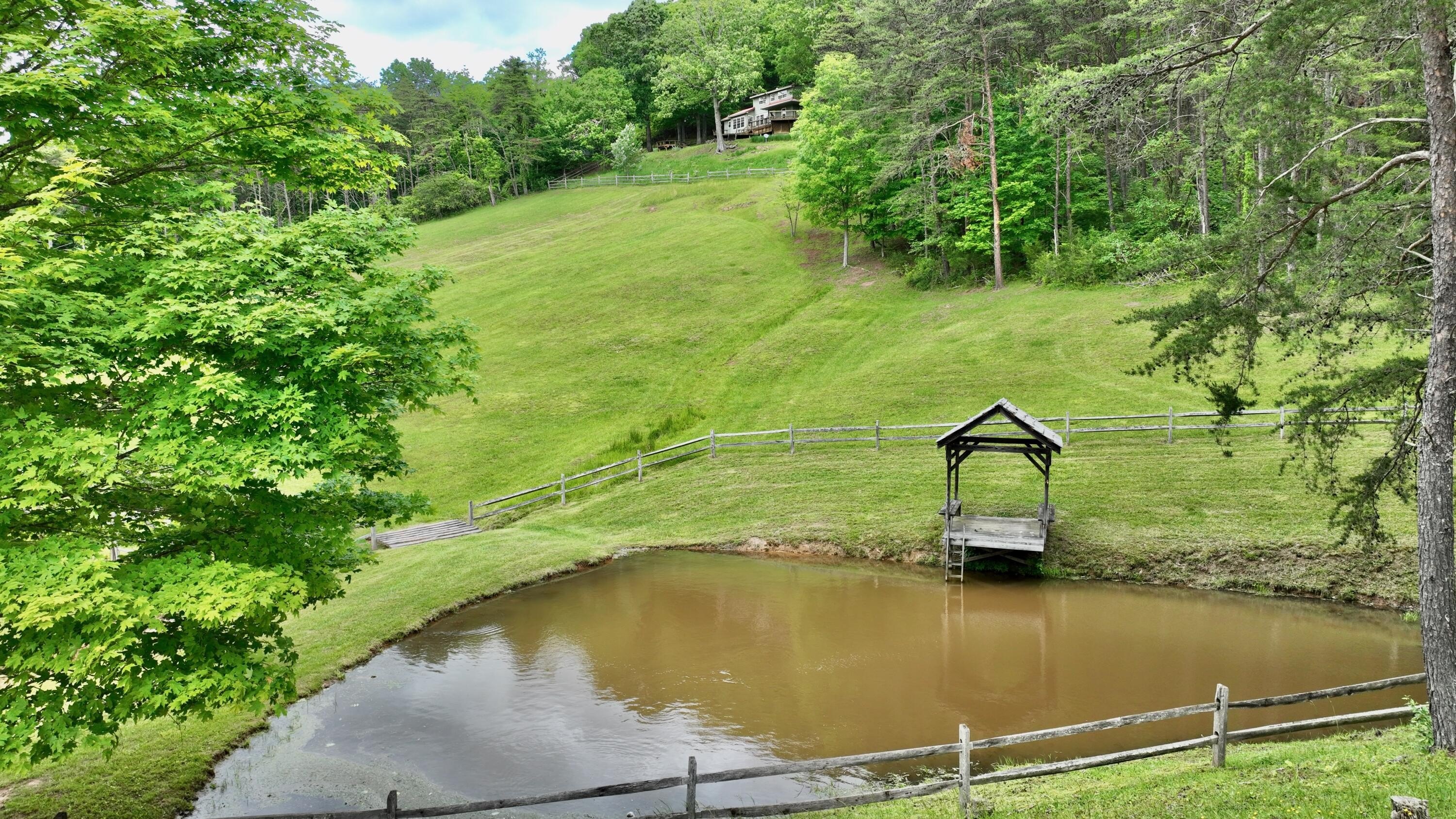Hinton, West Virginia, 25951, United States, 3 Bedrooms Bedrooms, ,2 BathroomsBathrooms,Residential,For Sale,1847106