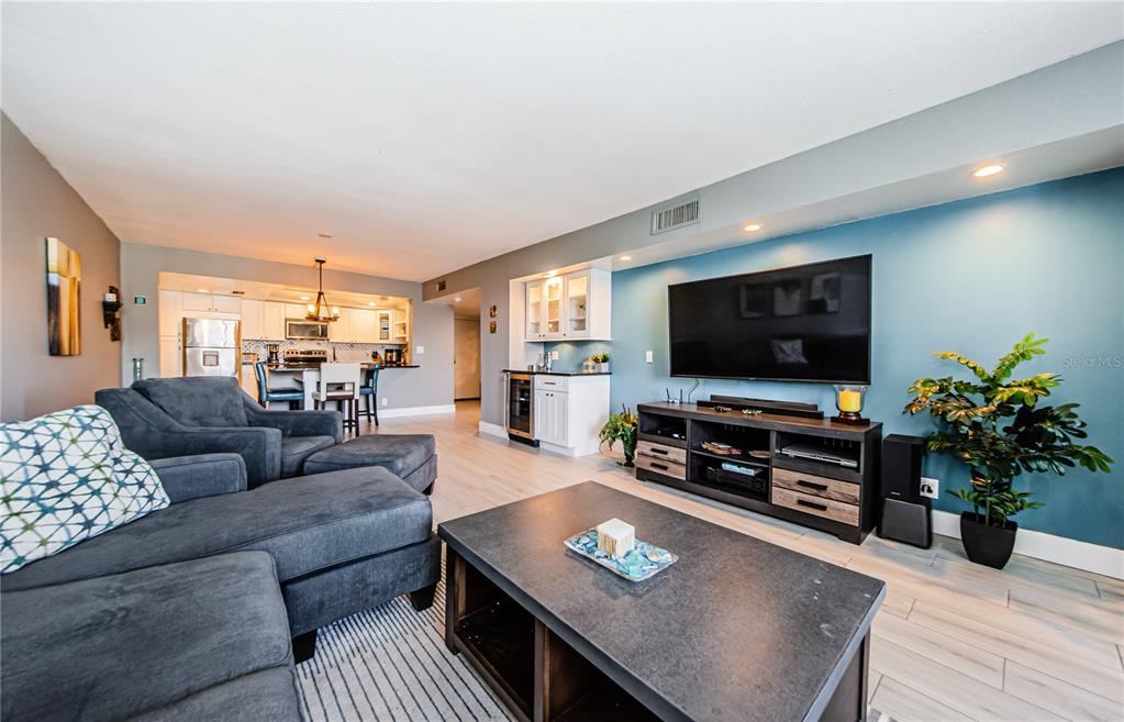 Clearwater Beach, Florida, 33767, United States, 2 Bedrooms Bedrooms, ,2 BathroomsBathrooms,Residential,For Sale,1849008