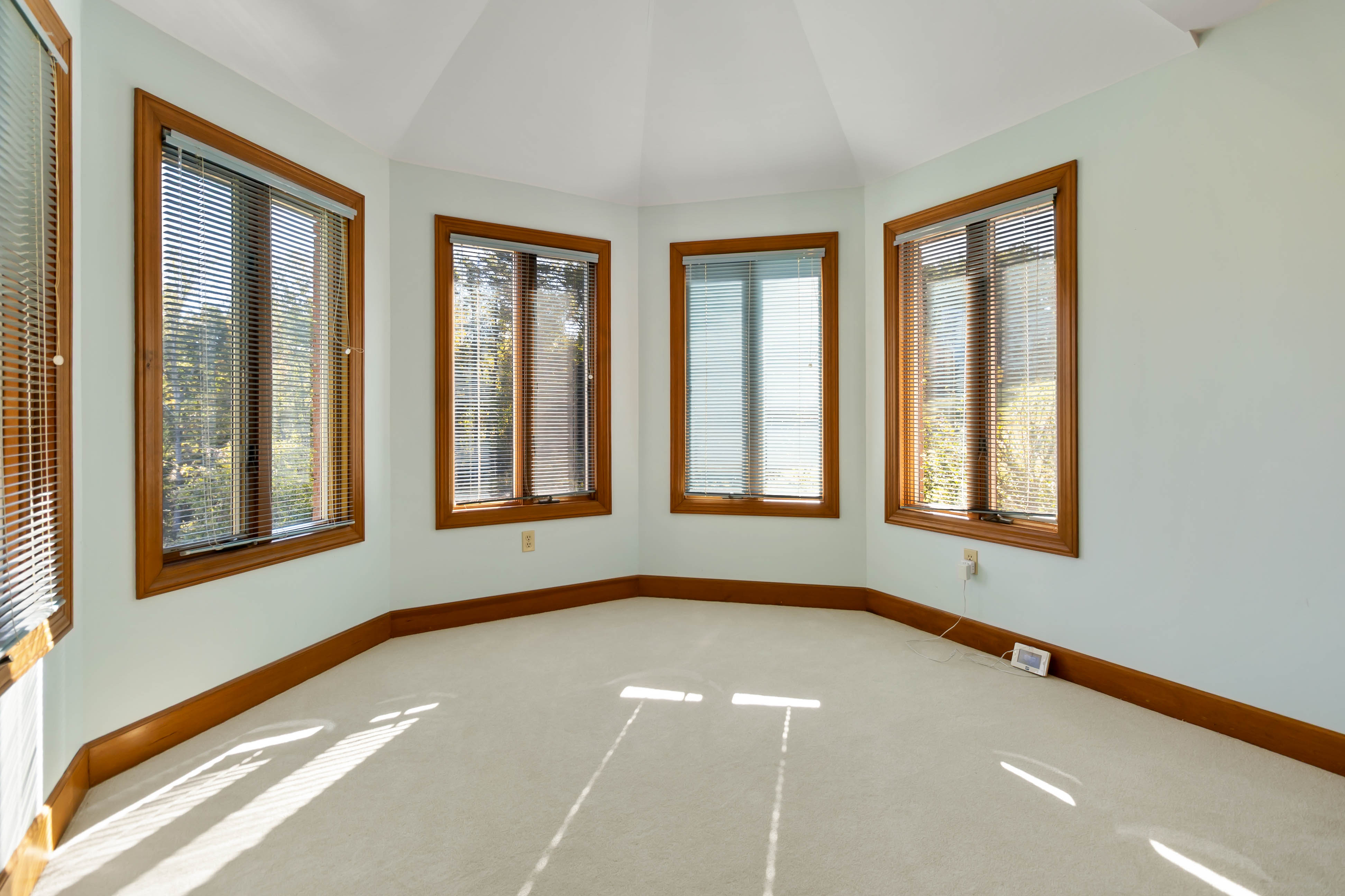 Somerset, Kentucky, 42501, United States, 4 Bedrooms Bedrooms, ,3 BathroomsBathrooms,Residential,For Sale,1980491