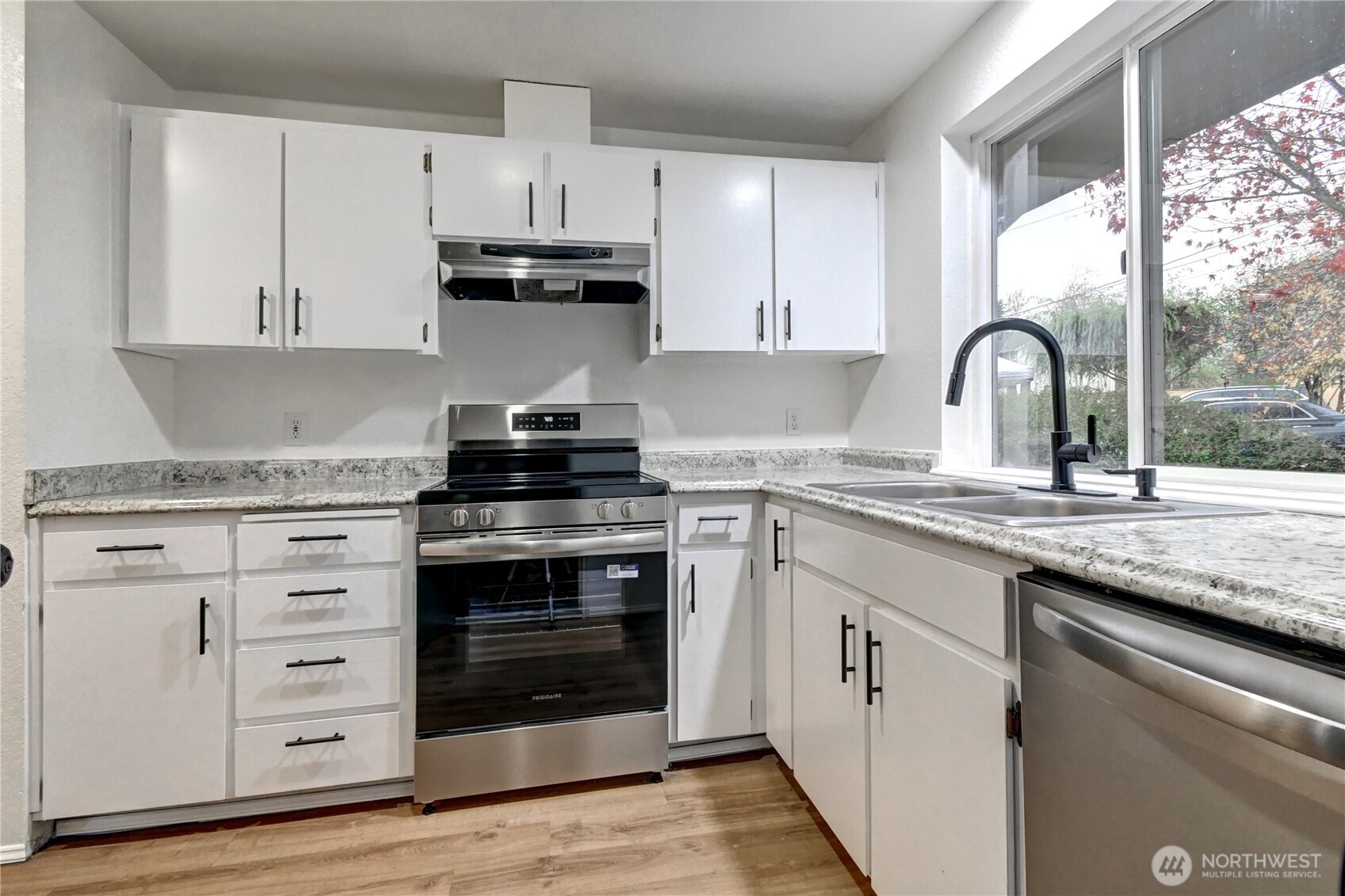 Everett, Washington, 98204, United States, 3 Bedrooms Bedrooms, ,1 BathroomBathrooms,Residential,For Sale,1995810