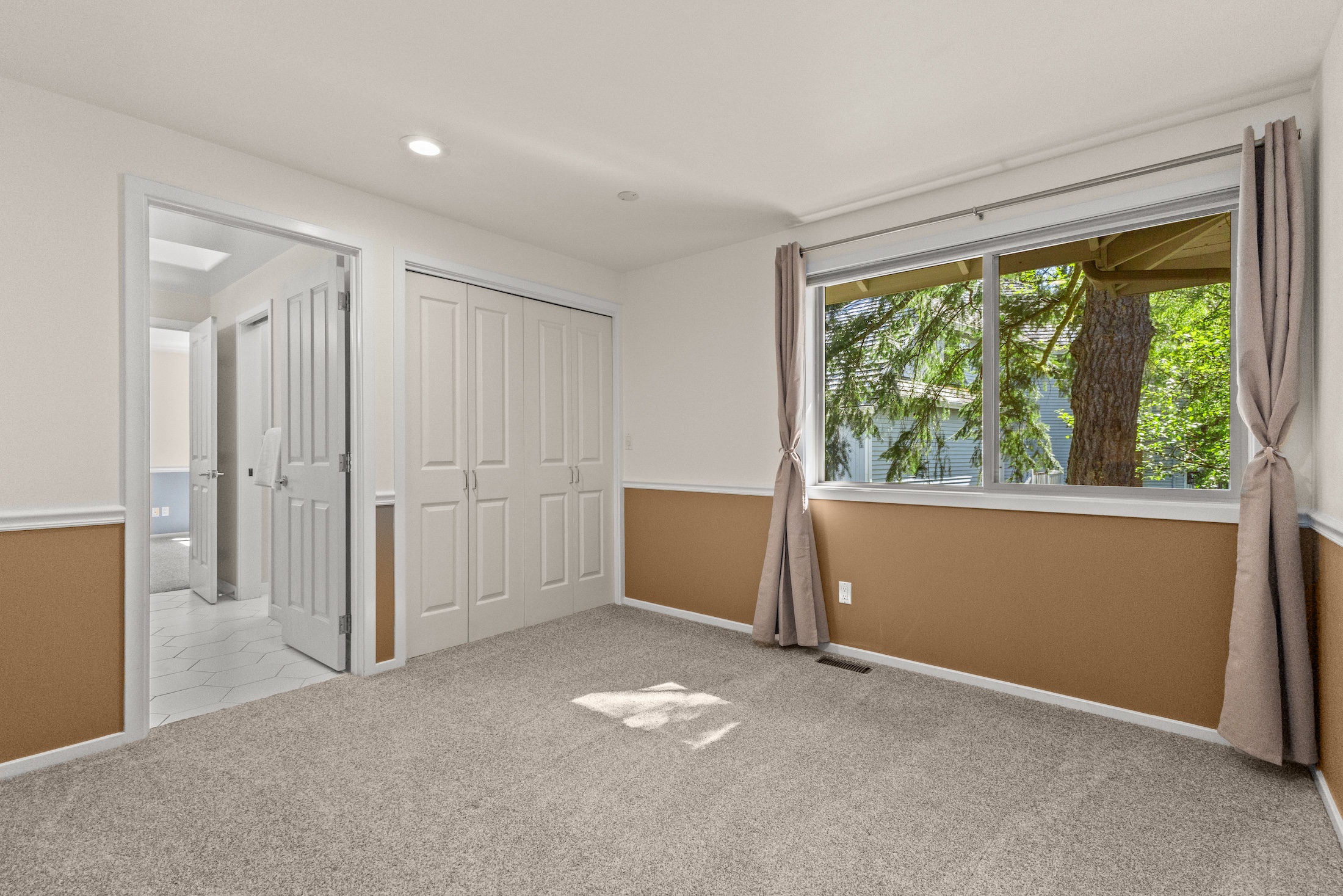  Custom Built in South Firs - 物件實景