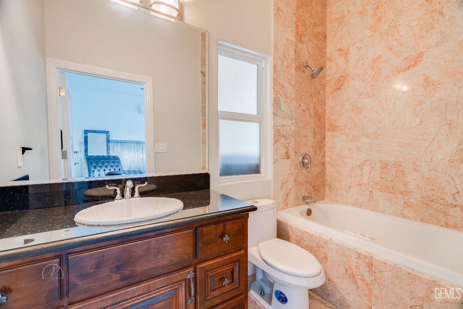 Bakersfield, California, 93308, United States, 4 Bedrooms Bedrooms, ,5 BathroomsBathrooms,Residential,For Sale,1992415