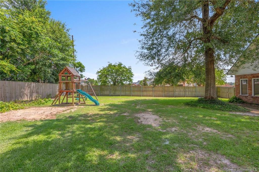 Lake Charles, Louisiana, 70605, United States, 5 Bedrooms Bedrooms, ,3 BathroomsBathrooms,Residential,For Sale,1975984