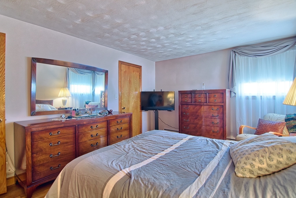 Revere, Massachusetts, 02151, United States, 4 Bedrooms Bedrooms, ,4 BathroomsBathrooms,Residential,For Sale,1935883