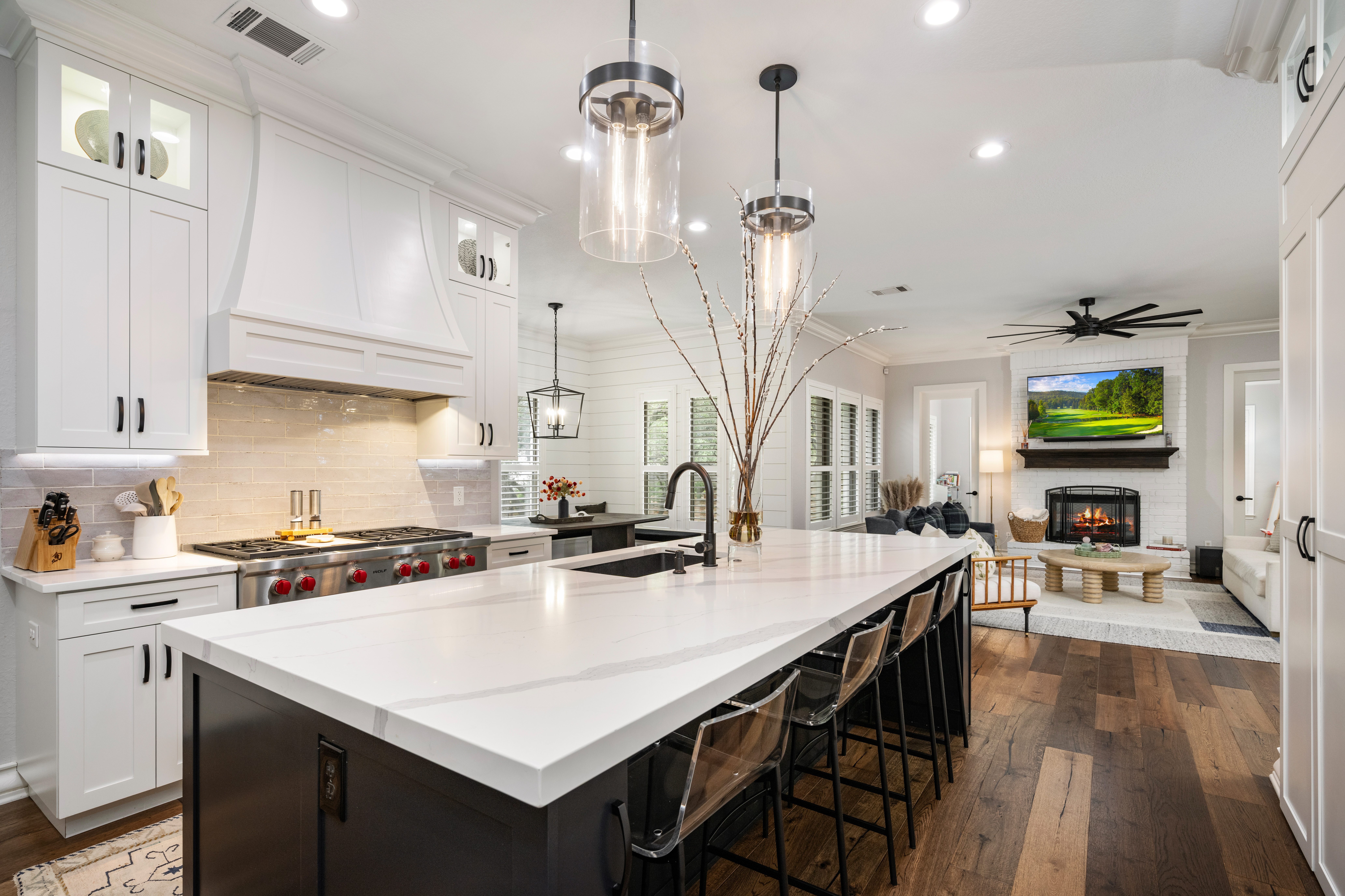  Elegant Retreat with Resort-Style Backyard - 物件實景