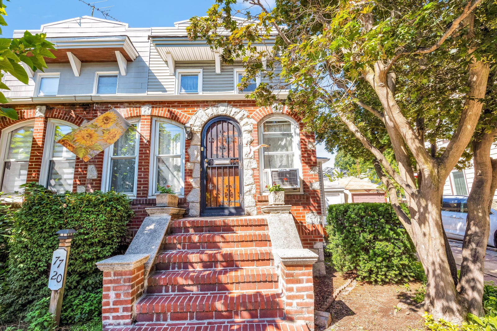 Glendale, New York, 11385, United States, 3 Bedrooms Bedrooms, ,2 BathroomsBathrooms,Residential,For Sale,1932107