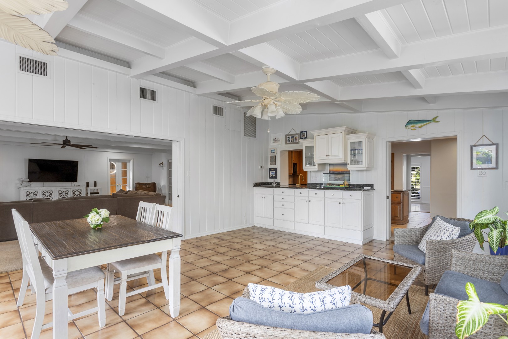 Tampa, Florida, 33629, United States, 4 Bedrooms Bedrooms, ,3 BathroomsBathrooms,Residential,For Sale,1987038