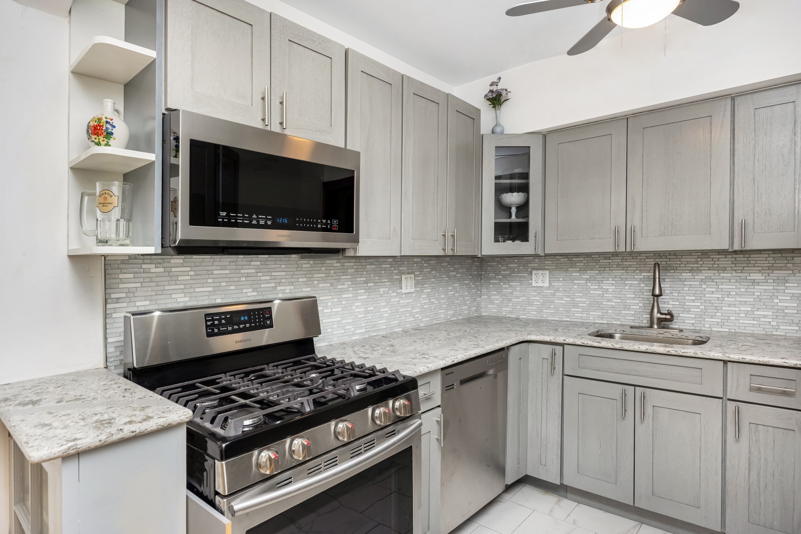 Glendale, New York, 11385, United States, 2 Bedrooms Bedrooms, ,1 BathroomBathrooms,Residential,For Sale,1903422