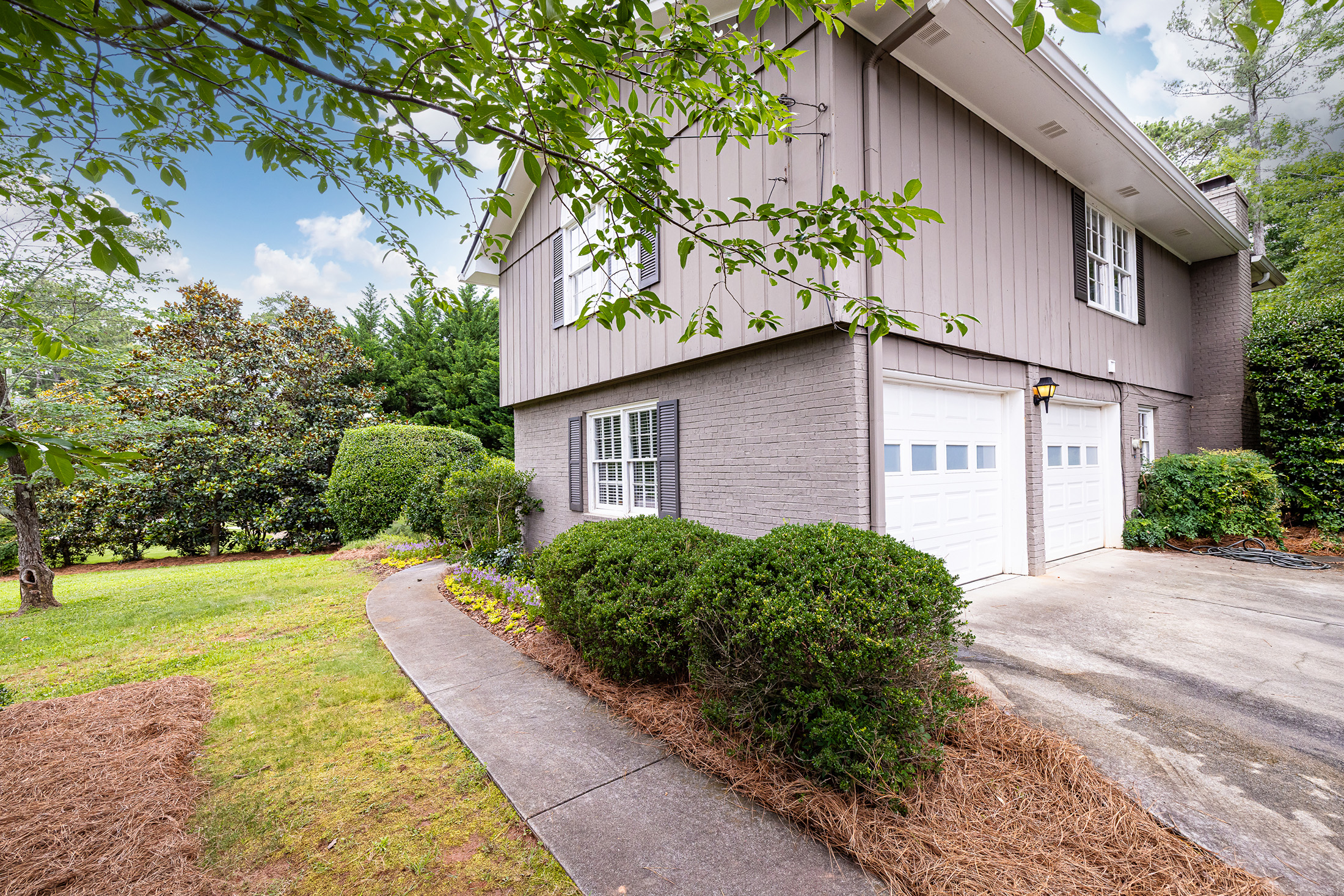  Beautifully Updated Home in Sought-after Arden Woods Neighborhood of Dunwoody - 物件實景