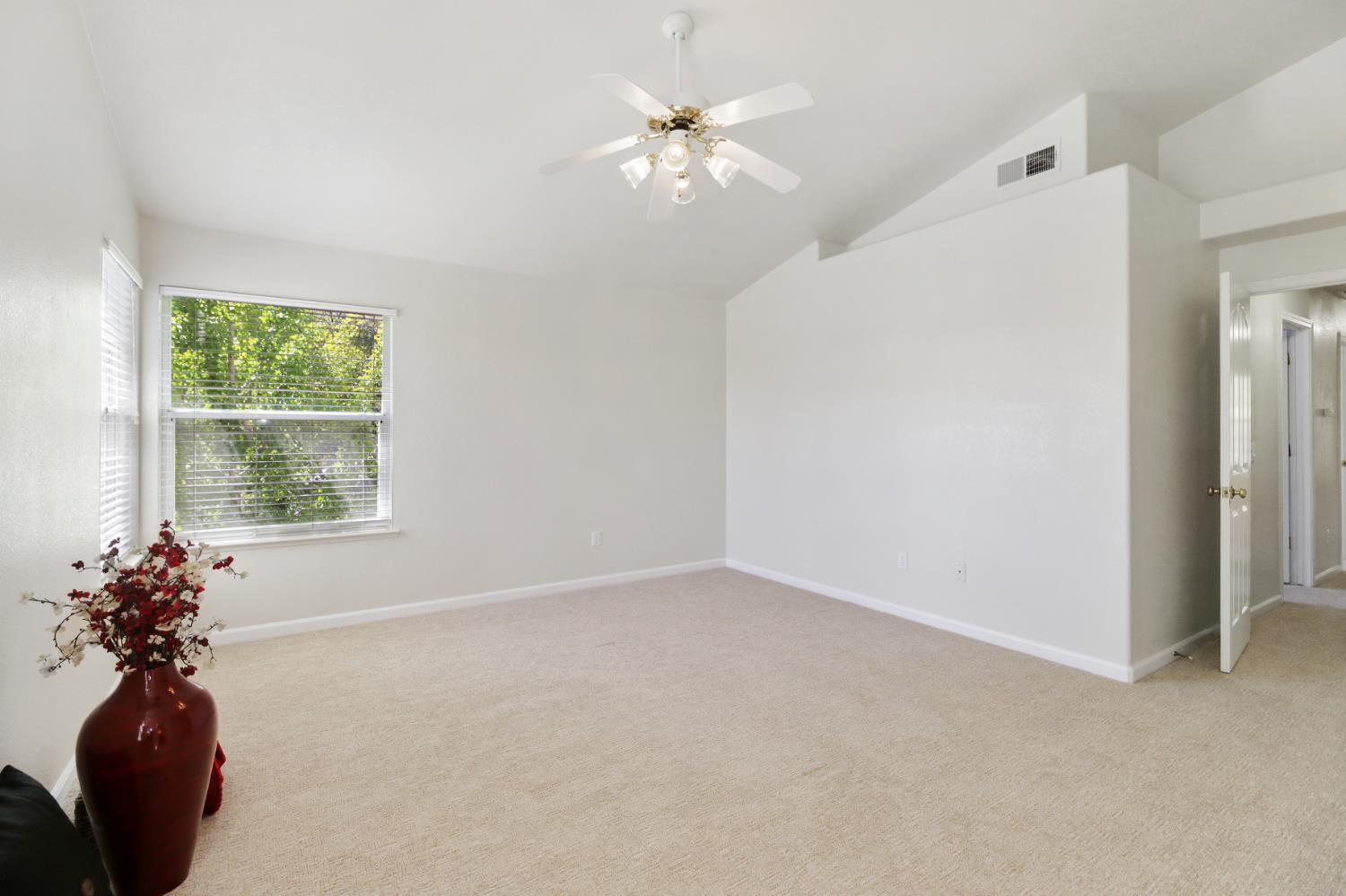 Folsom, California, 95630, United States, 4 Bedrooms Bedrooms, ,3 BathroomsBathrooms,Residential,For Sale,1926196