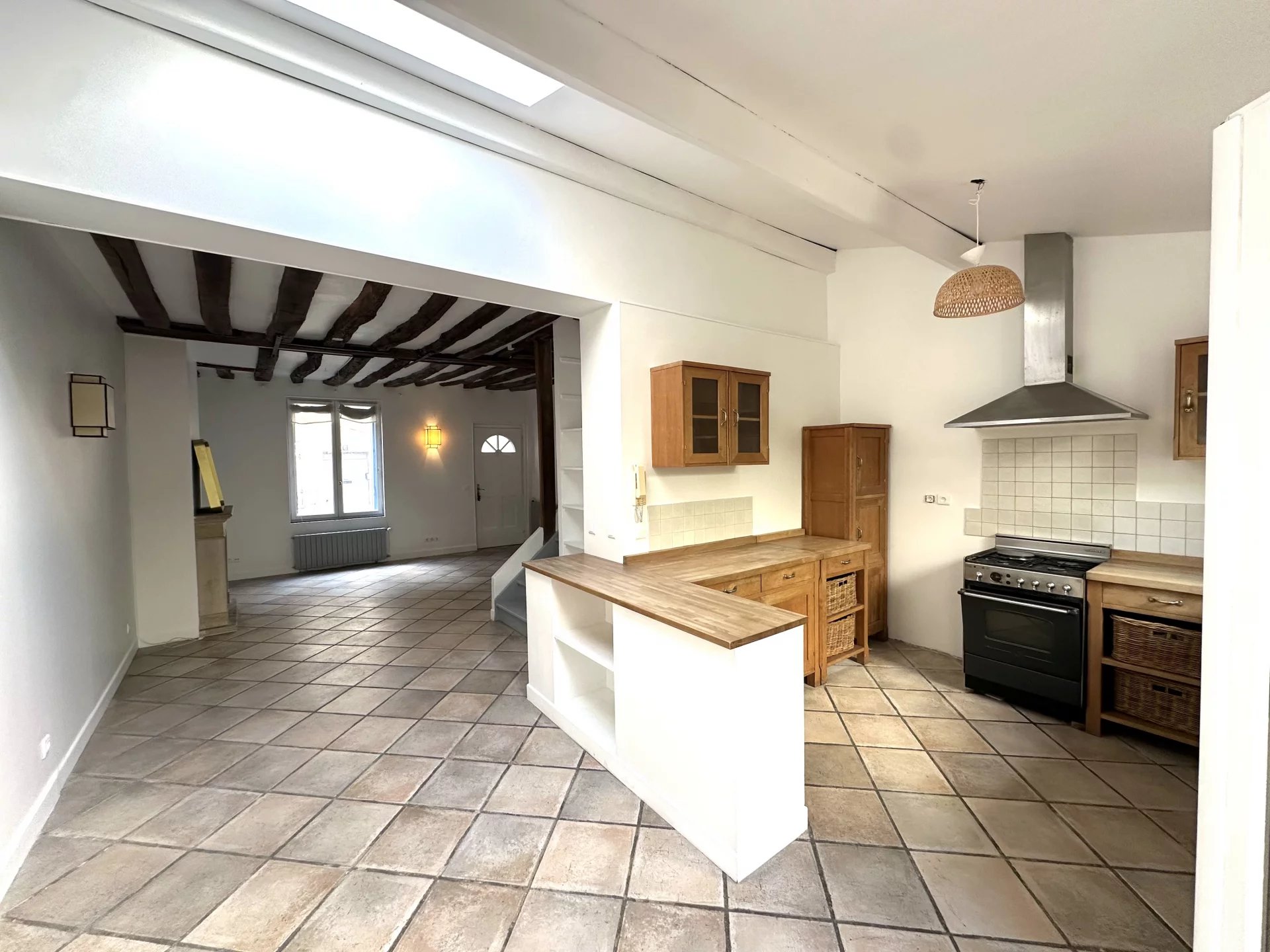 Saint-Germain-en-Laye, Île-de-France, 78100, FR, 3 Bedrooms Bedrooms, ,2 BathroomsBathrooms,Residential,For Sale,1994844