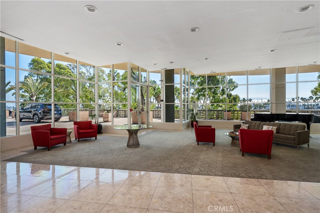 Long Beach, California, 90802, United States, 3 Bedrooms Bedrooms, ,2 BathroomsBathrooms,Residential,For Sale,1989203