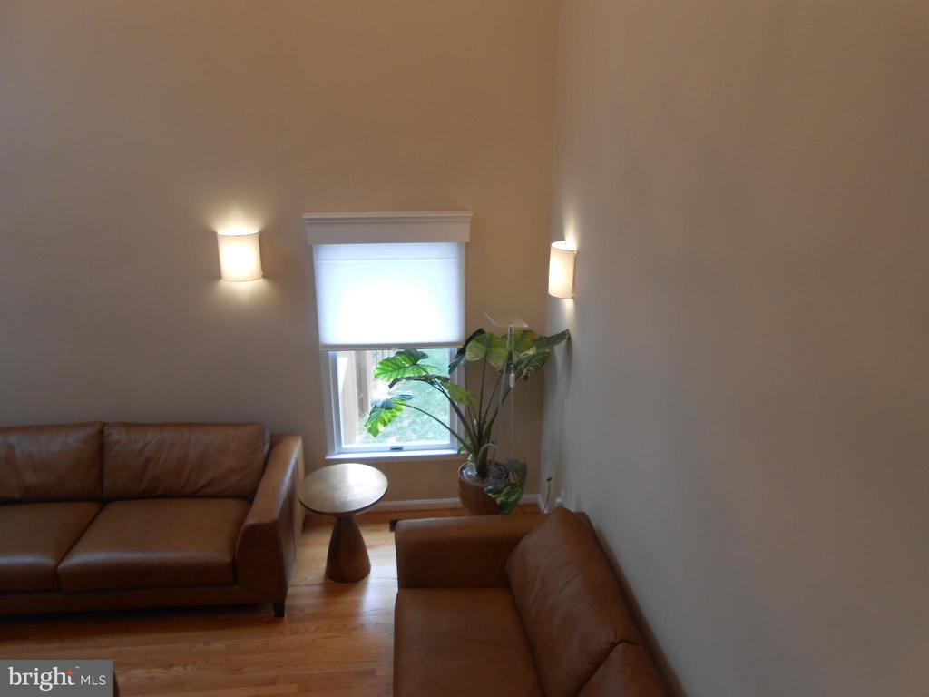 Winchester, Virginia, 22601, United States, 3 Bedrooms Bedrooms, ,2 BathroomsBathrooms,Residential,For Sale,1918203