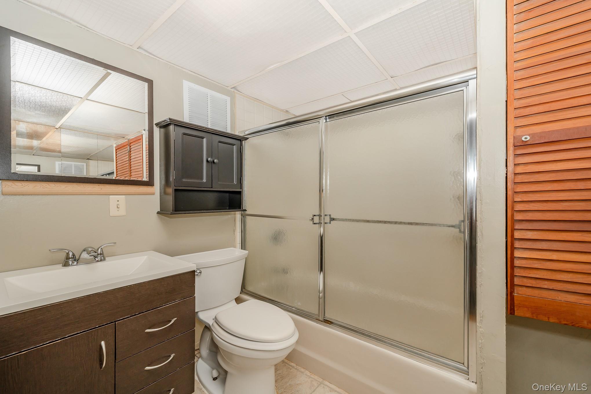 Freeport, New York, 11520, United States, 3 Bedrooms Bedrooms, ,2 BathroomsBathrooms,Residential,For Sale,1980355