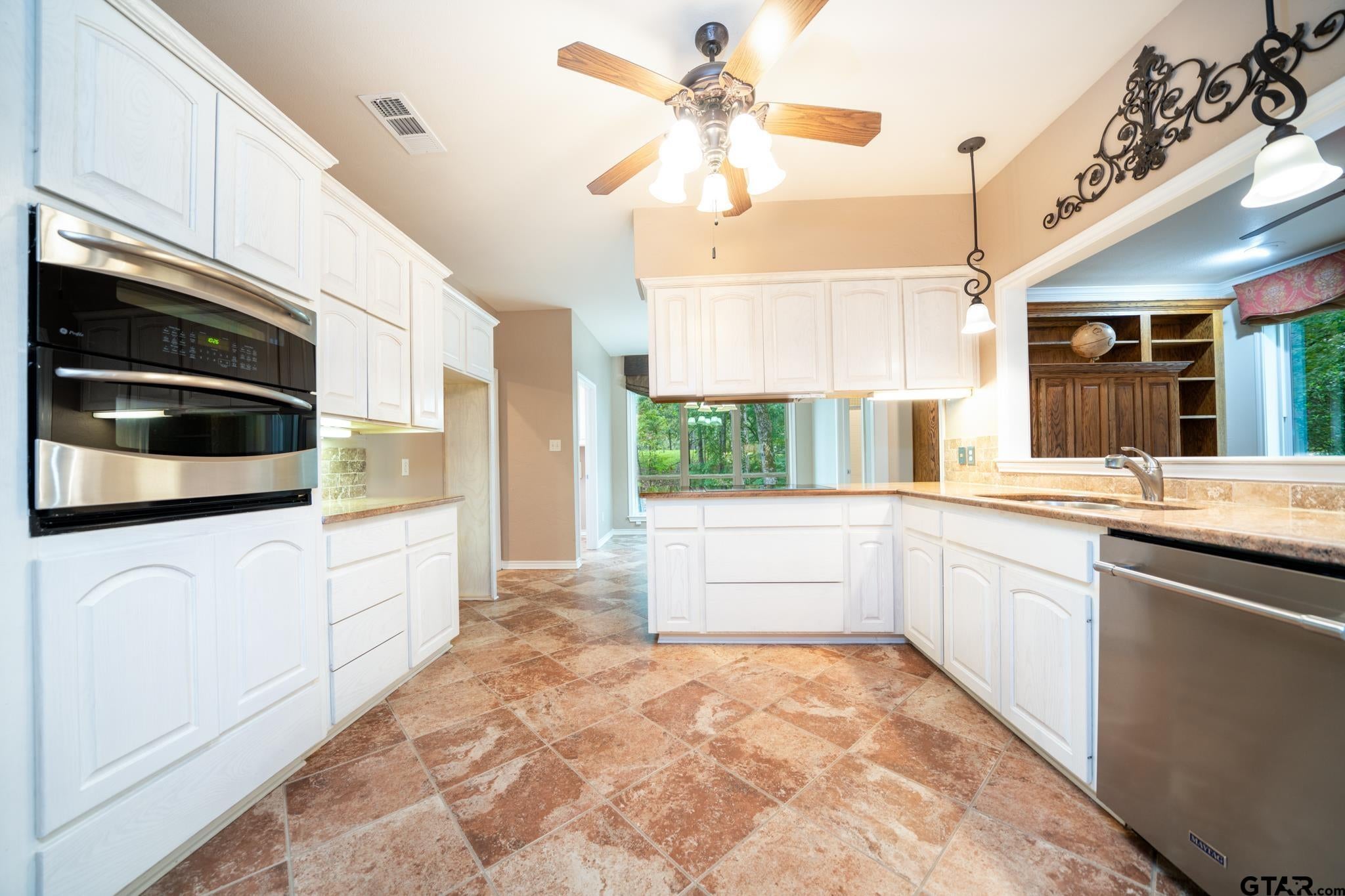 Pittsburg, Texas, 75686, United States, 4 Bedrooms Bedrooms, ,3 BathroomsBathrooms,Residential,For Sale,1839930