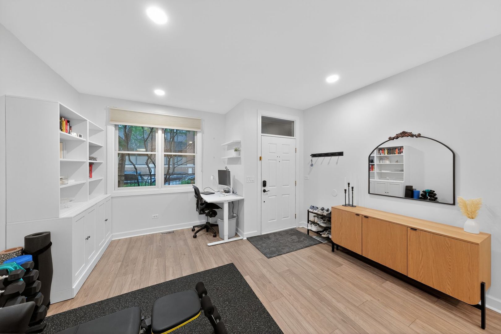 Chicago, Illinois, 60616, United States, 3 Bedrooms Bedrooms, ,3 BathroomsBathrooms,Residential,For Sale,1986457