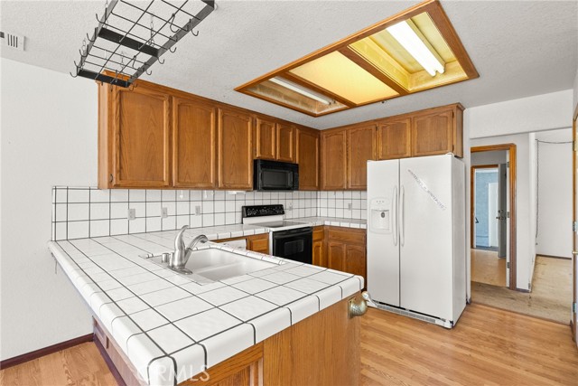 Lake Hughes, California, 93532, United States, 3 Bedrooms Bedrooms, ,2 BathroomsBathrooms,Residential,For Sale,2005149