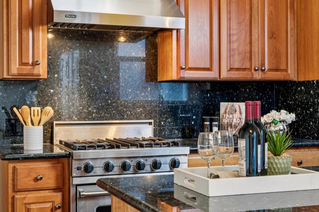 Daly City, California, 94014, United States, 3 Bedrooms Bedrooms, ,2 BathroomsBathrooms,Residential,For Sale,2028412