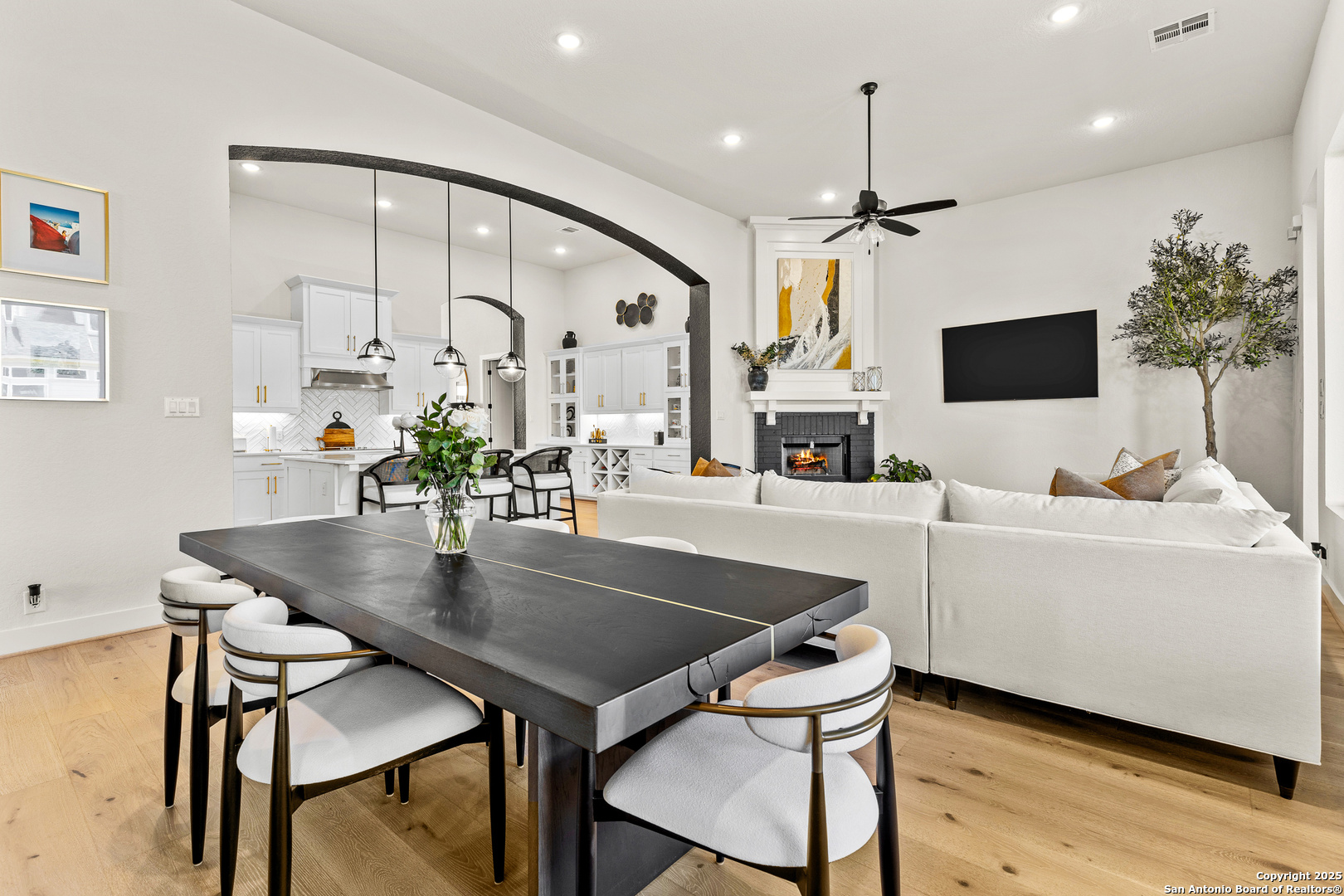 Cibolo, Texas, 78108, United States, 4 Bedrooms Bedrooms, ,4 BathroomsBathrooms,Residential,For Sale,1982073