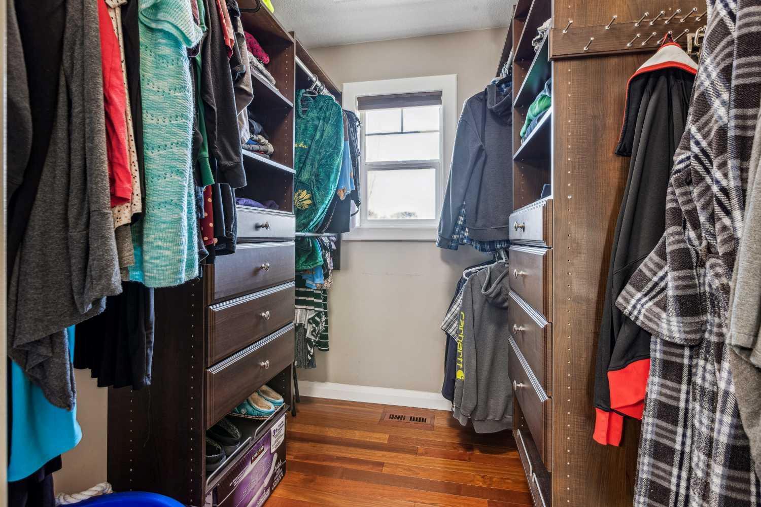 OKOTOKS, Alberta, T1S 0K1, CA, 4 Bedrooms Bedrooms, ,3 BathroomsBathrooms,Residential,For Sale,1948966